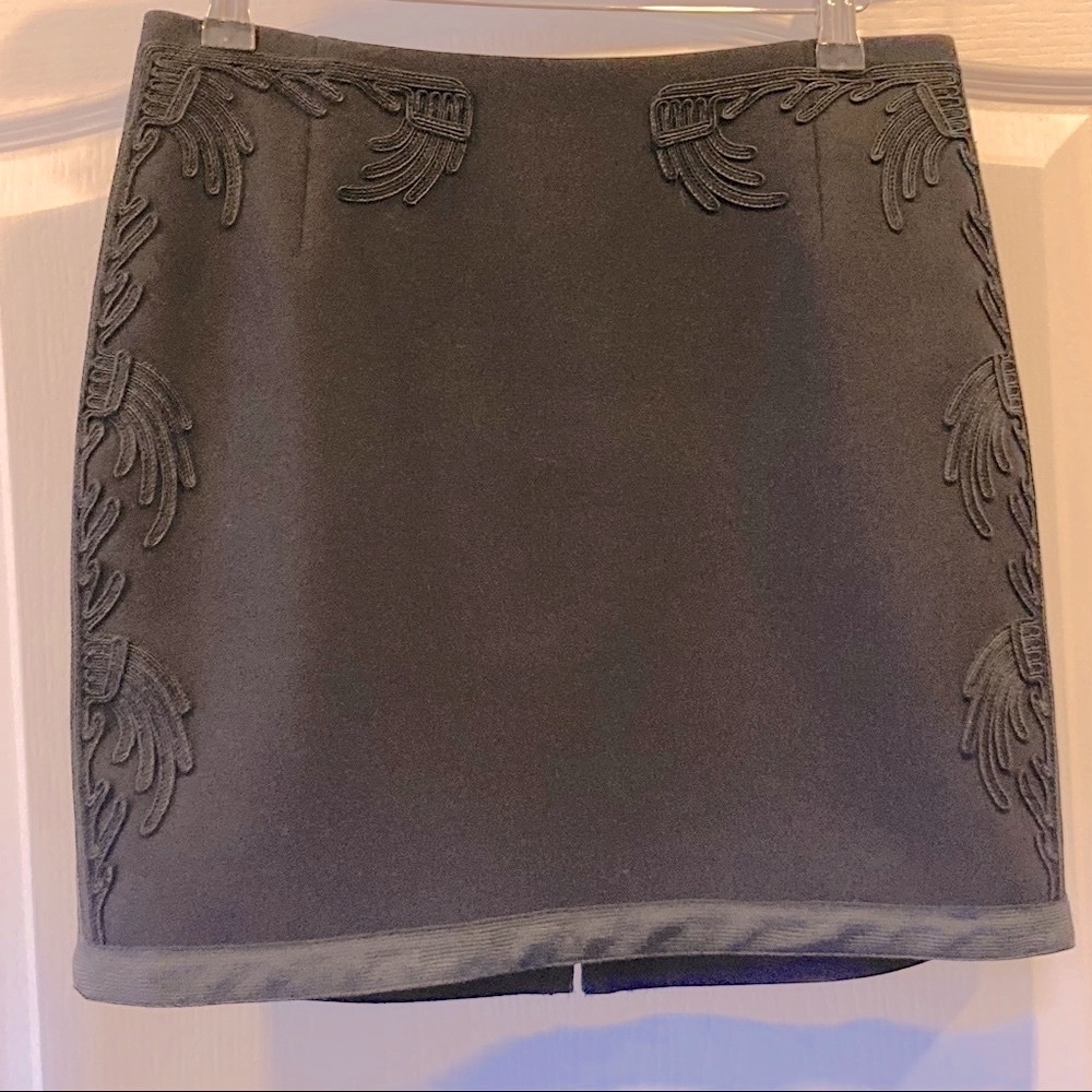 H&M Black embroidered applique mini skirt Size 8